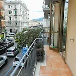 Daire Salerno Centraal Apartment *