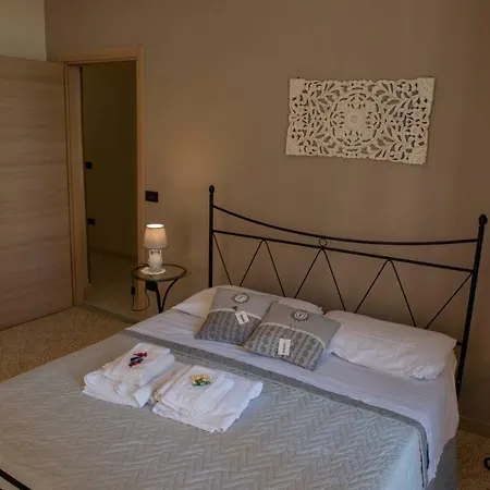 Salerno Centraal Apartment * Salerno