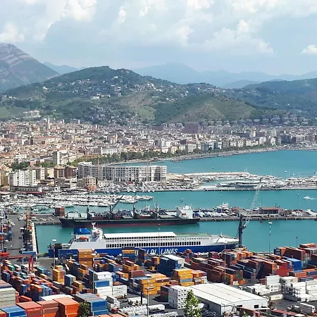 Salerno Centraal Apartment * 萨莱诺