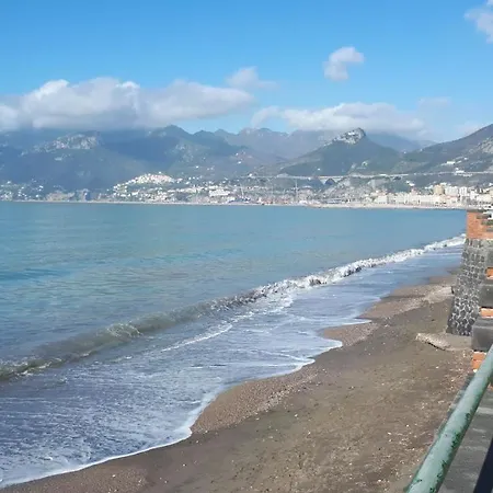 Salerno Centraal Apartment Διαμέρισμα *